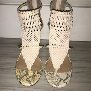 BCBGMAXZARIA SHOES  size 6
